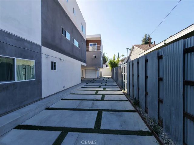 5635 Klump Avenue, North Hollywood, CA 91601