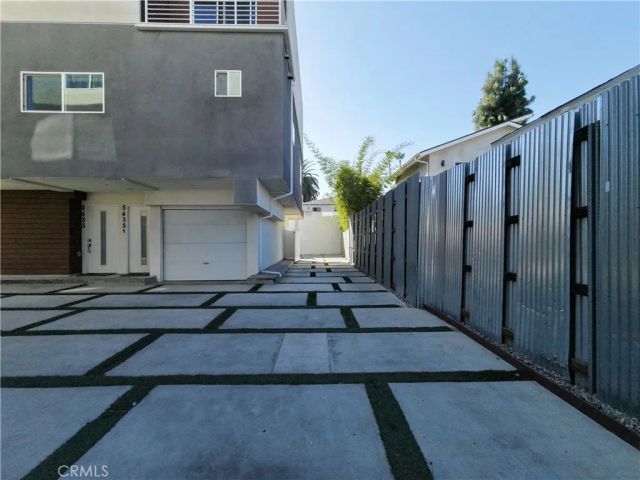 5635 Klump Avenue, North Hollywood, CA 91601