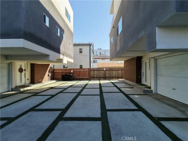 5635 Klump Avenue, North Hollywood, CA 91601
