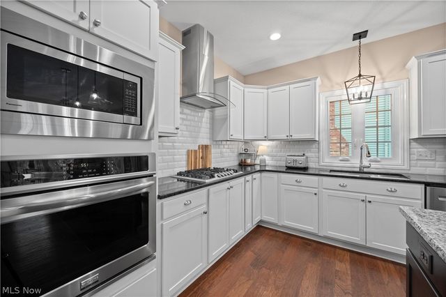 107 Loyola Drive, Elyria, OH 44035