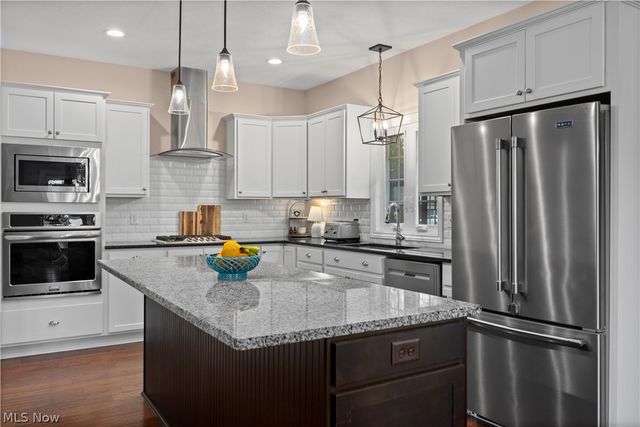 107 Loyola Drive, Elyria, OH 44035