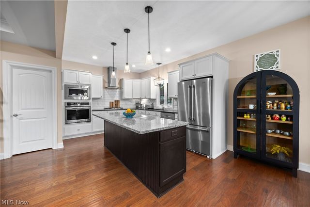 107 Loyola Drive, Elyria, OH 44035