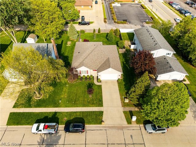 107 Loyola Drive, Elyria, OH 44035