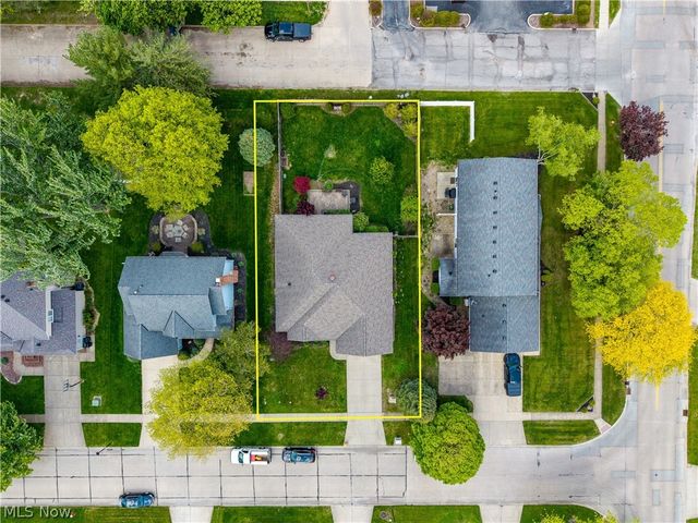 107 Loyola Drive, Elyria, OH 44035