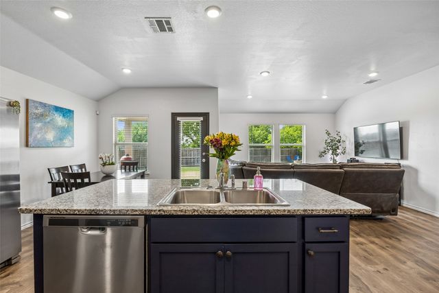 802 Rustic Way, Royse City, TX 75189