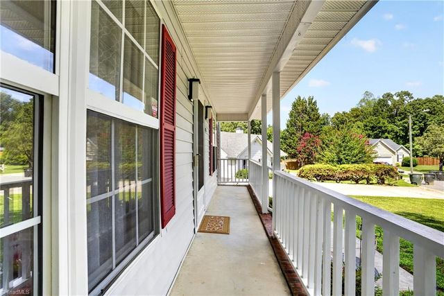 5805 Edgebrook Court, Jamestown, NC 27282