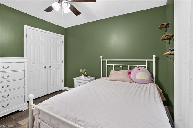 5805 Edgebrook Court, Jamestown, NC 27282