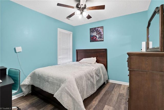 5805 Edgebrook Court, Jamestown, NC 27282