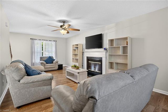 5805 Edgebrook Court, Jamestown, NC 27282