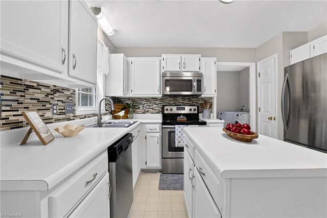 5805 Edgebrook Court, Jamestown, NC 27282