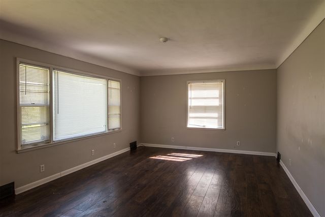 409 W E Avenue, Kalamazoo, MI 49009