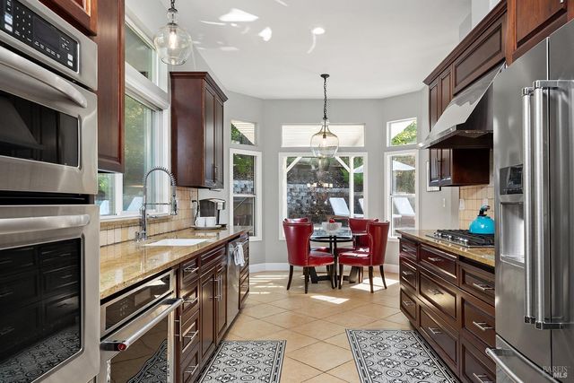 3991 Haven Ct, Sebastopol, CA 95472