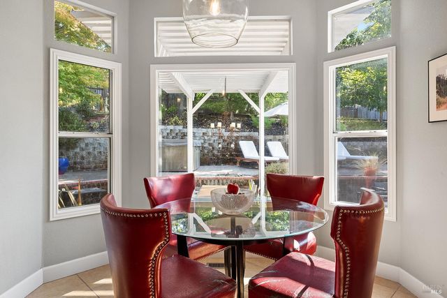 3991 Haven Ct, Sebastopol, CA 95472