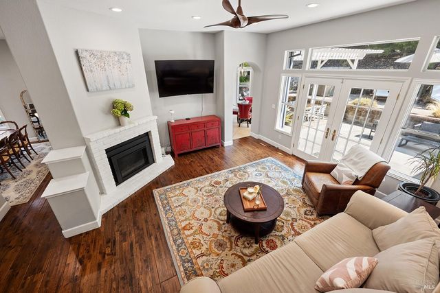 3991 Haven Ct, Sebastopol, CA 95472