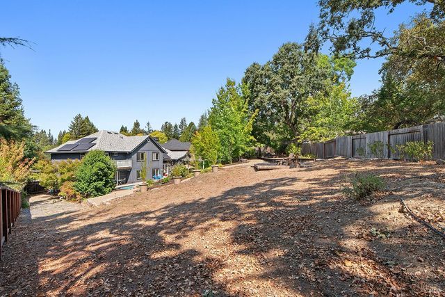 3991 Haven Ct, Sebastopol, CA 95472