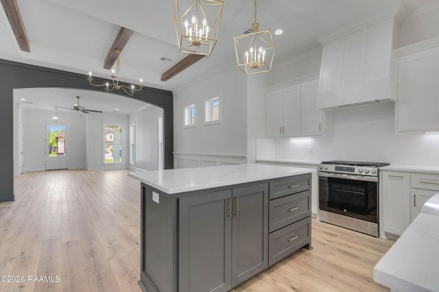 410 Dunvegan Court, Lafayette, LA 70503