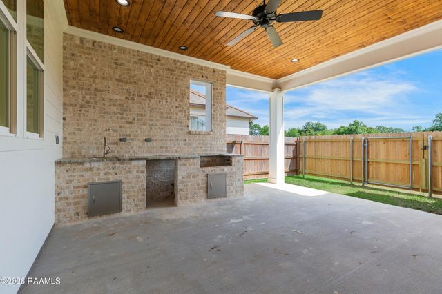 410 Dunvegan Court, Lafayette, LA 70503