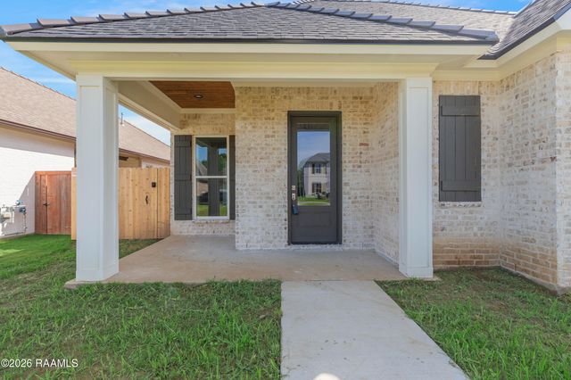 410 Dunvegan Court, Lafayette, LA 70503