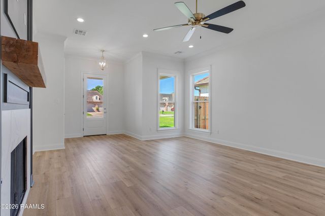 410 Dunvegan Court, Lafayette, LA 70503