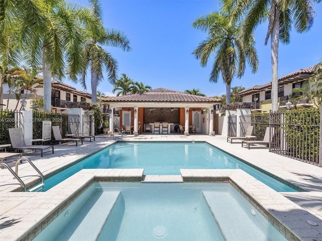 3054 Mcdonald St 8, Miami, FL 33133