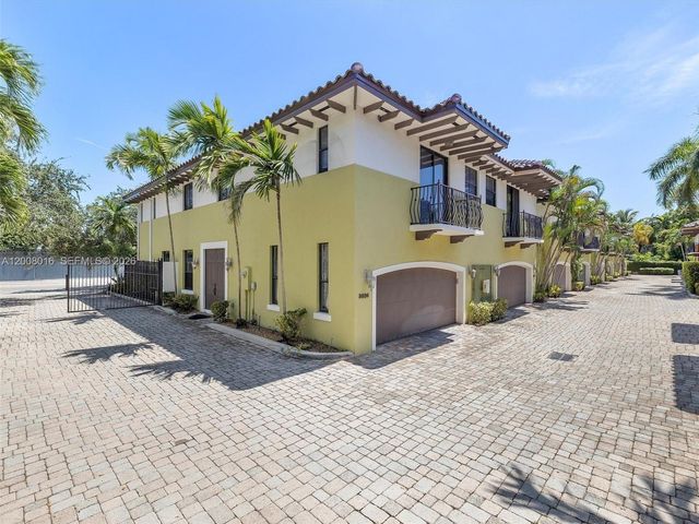 3054 Mcdonald St 8, Miami, FL 33133