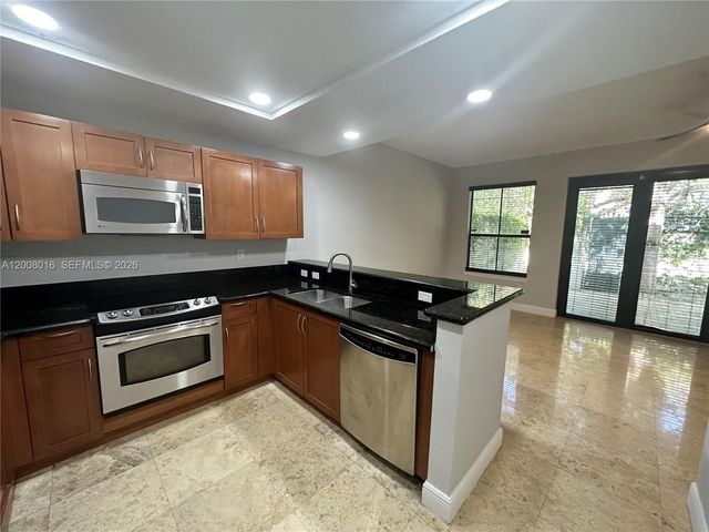 3054 Mcdonald St 8, Miami, FL 33133