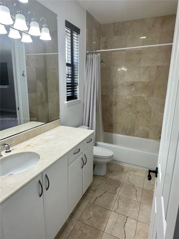 3054 Mcdonald St 8, Miami, FL 33133