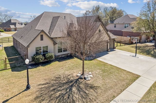 9411 N 104th East Avenue, Owasso, OK 74055