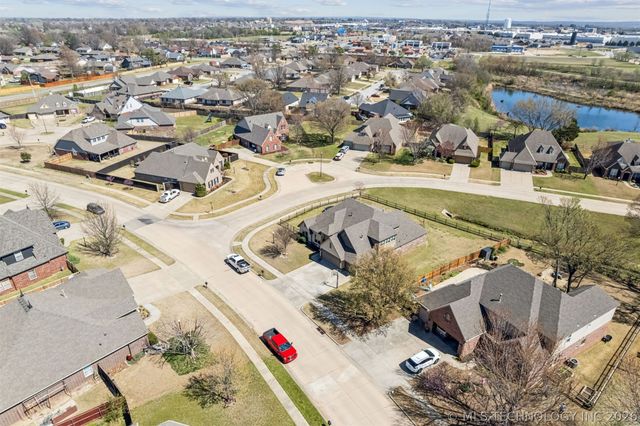 9411 N 104th East Avenue, Owasso, OK 74055