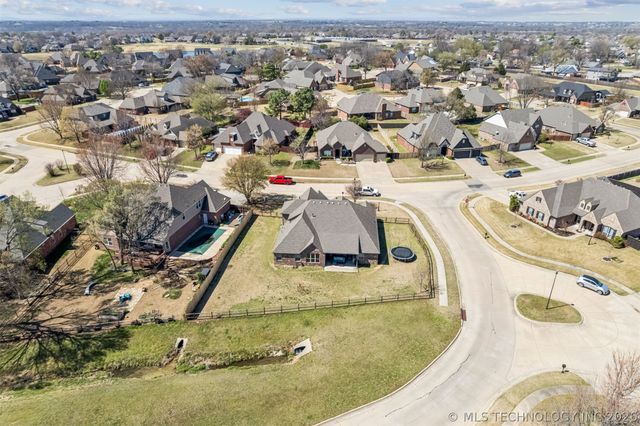 9411 N 104th East Avenue, Owasso, OK 74055