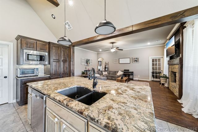 9411 N 104th East Avenue, Owasso, OK 74055