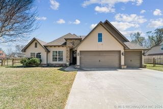 9411 N 104th East Avenue, Owasso, OK 74055
