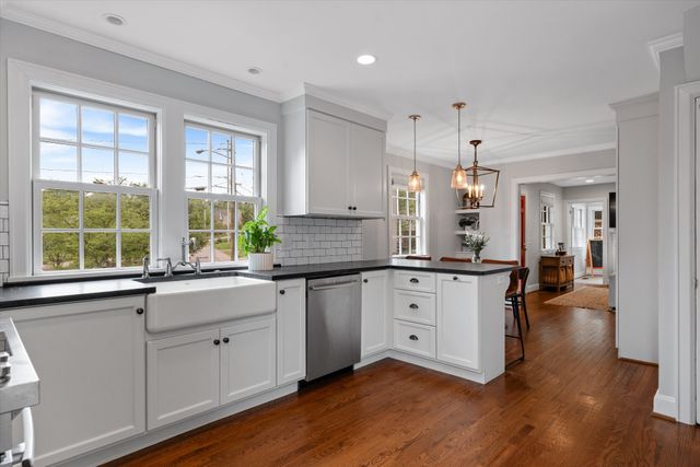 2926 Primrose Cir, Nashville, TN 37212