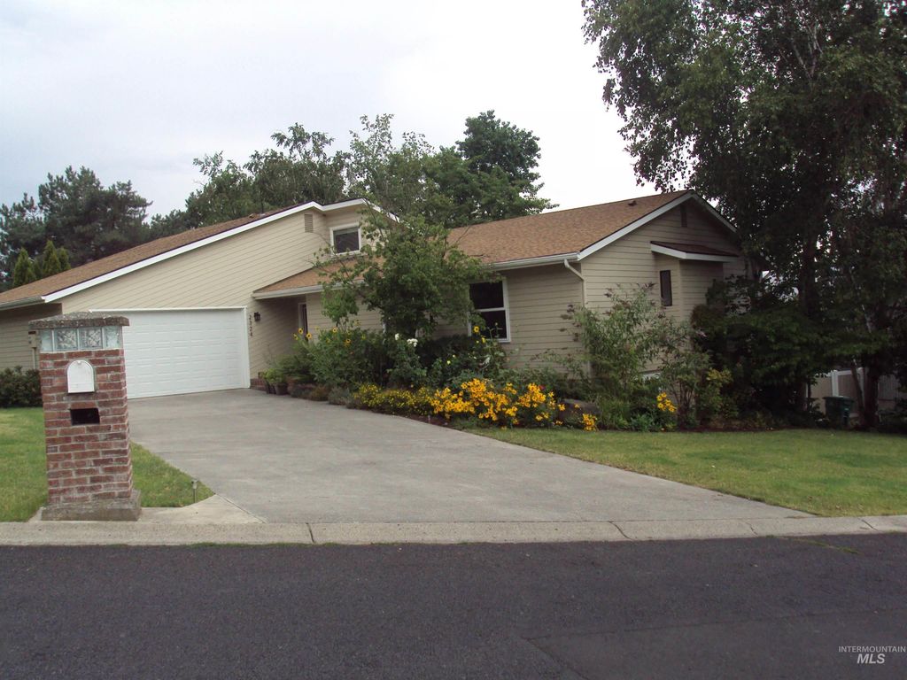 2324 15th Street, Lewiston, ID 83501