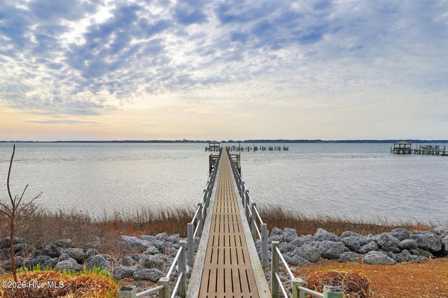 4801 S Shore Drive B1 The Bluffs, Morehead City, NC 28557