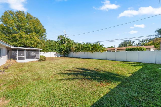 901 EDEN ISLE BOULEVARD NE, St Petersburg, FL 33704