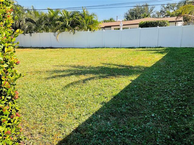 901 EDEN ISLE BOULEVARD NE, St Petersburg, FL 33704