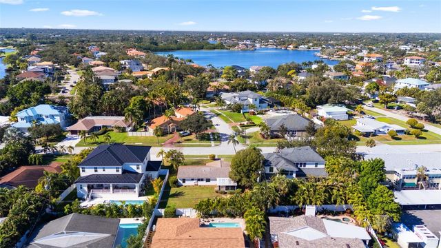 901 EDEN ISLE BOULEVARD NE, St Petersburg, FL 33704