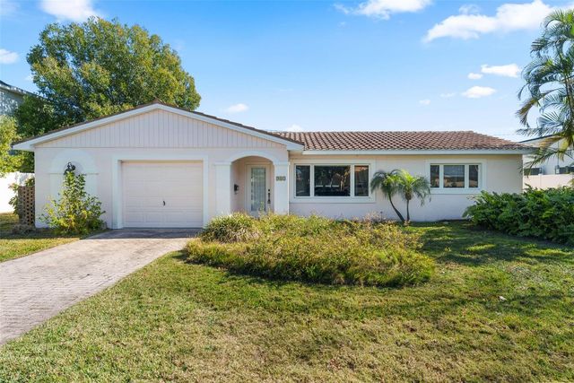 901 EDEN ISLE BOULEVARD NE, St Petersburg, FL 33704