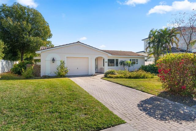 901 EDEN ISLE BOULEVARD NE, St Petersburg, FL 33704