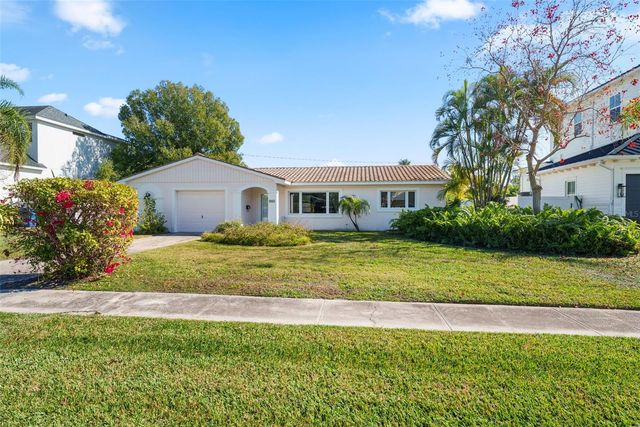 901 EDEN ISLE BOULEVARD NE, St Petersburg, FL 33704