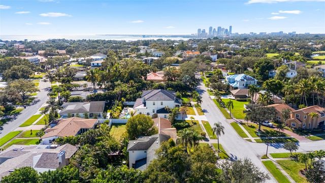 901 EDEN ISLE BOULEVARD NE, St Petersburg, FL 33704