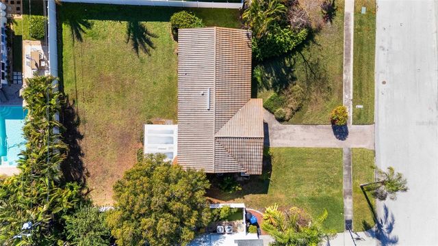 901 EDEN ISLE BOULEVARD NE, St Petersburg, FL 33704