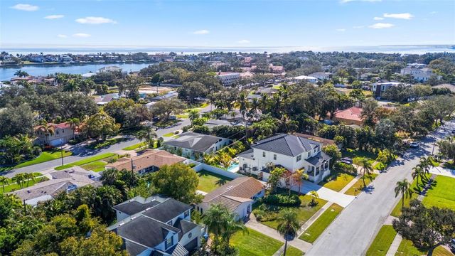 901 EDEN ISLE BOULEVARD NE, St Petersburg, FL 33704