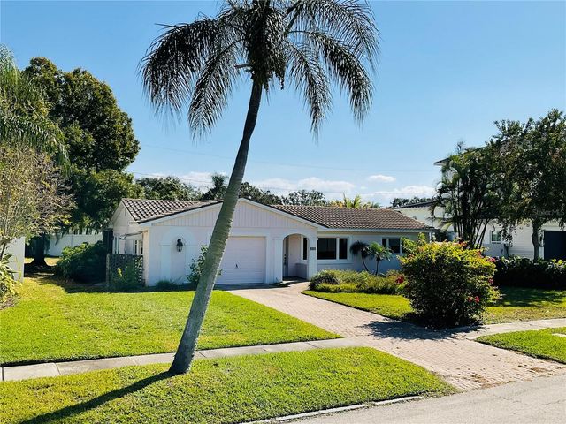 901 EDEN ISLE BOULEVARD NE, St Petersburg, FL 33704