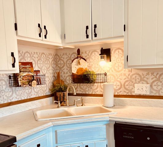 8442 Toledo Avenue N, Brooklyn Park, MN 55443