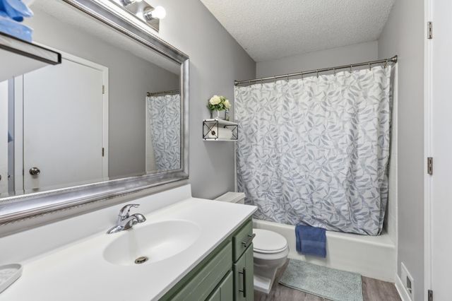 8442 Toledo Avenue N, Brooklyn Park, MN 55443