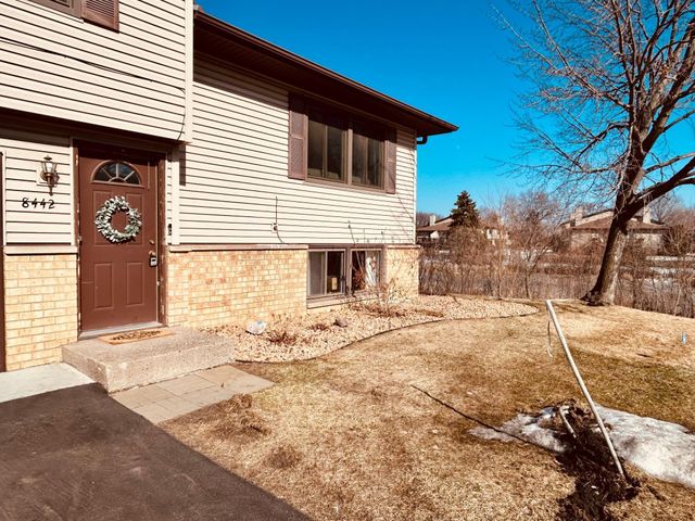 8442 Toledo Avenue N, Brooklyn Park, MN 55443