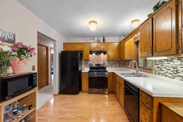 10651 Goldenrod Street NW, Coon Rapids, MN 55448
