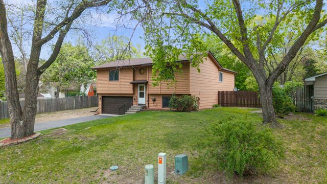 10651 Goldenrod Street NW, Coon Rapids, MN 55448